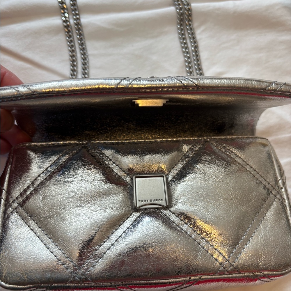 Silver Tory Burch- Kira Diamond Quilt Flap Bag - Picture 2 of 15